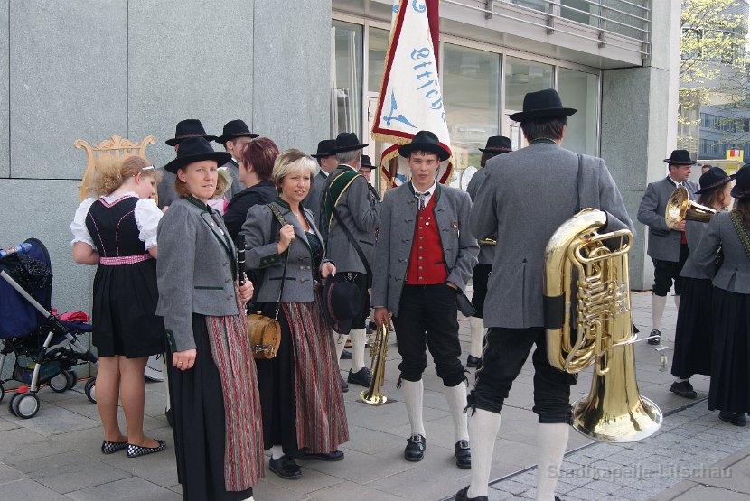 2011_04_28 Maibaumaufstellen in St. Poelten (4)